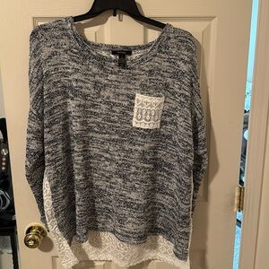 Long sleeve shirt lace pocket and lace back polyester and spandex